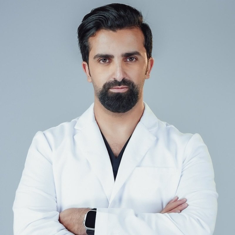 د. عمار علي — جراح تجميل في جدة